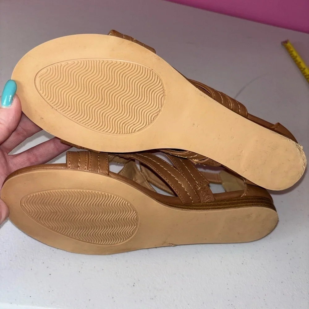 Comfortview Tan Sandals with Intricate Cut-Outs and Zipper
